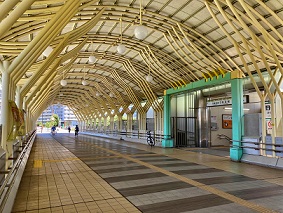 北総鉄道白井駅の自由通路の写真