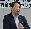 講師の前川喜平氏の写真